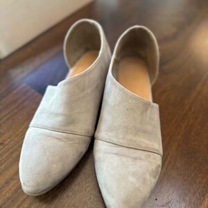 Cute flats. Side cutouts. Size 41 -10us